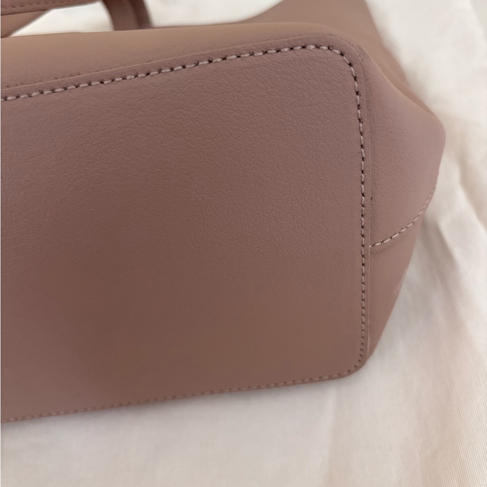 Away Women's Blush Italian Leather Latitude Travel Tote Bag - Picture 10 of 12